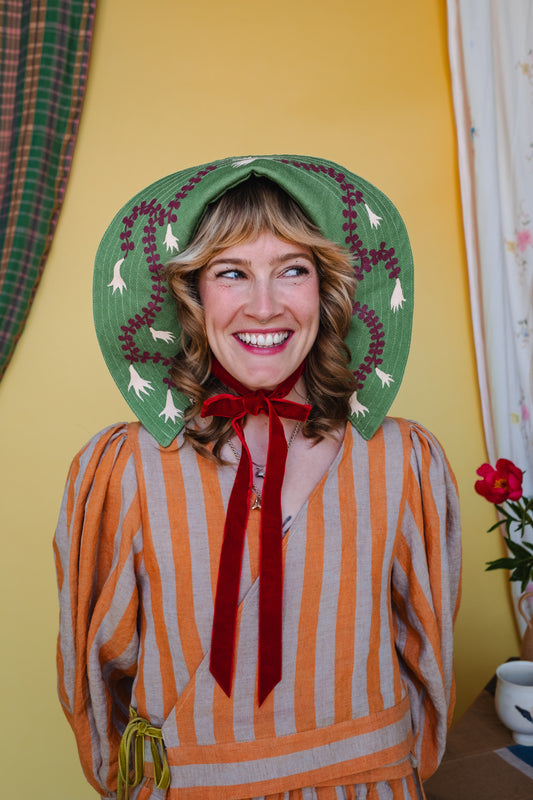 Tapuh x Amber Bardell x Cat O'Brien Sun Bonnet - Red Vine