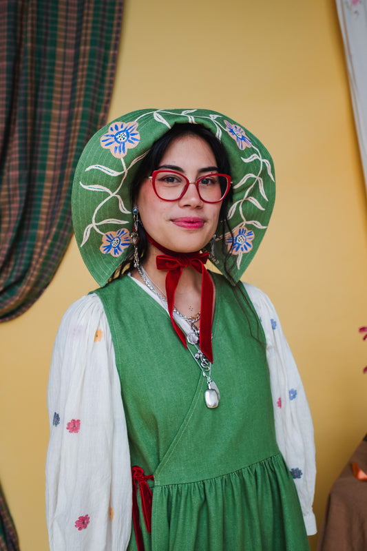 Tapuh x Amber Bardell x Cat O'Brien Sun Bonnet - Climbing Flower