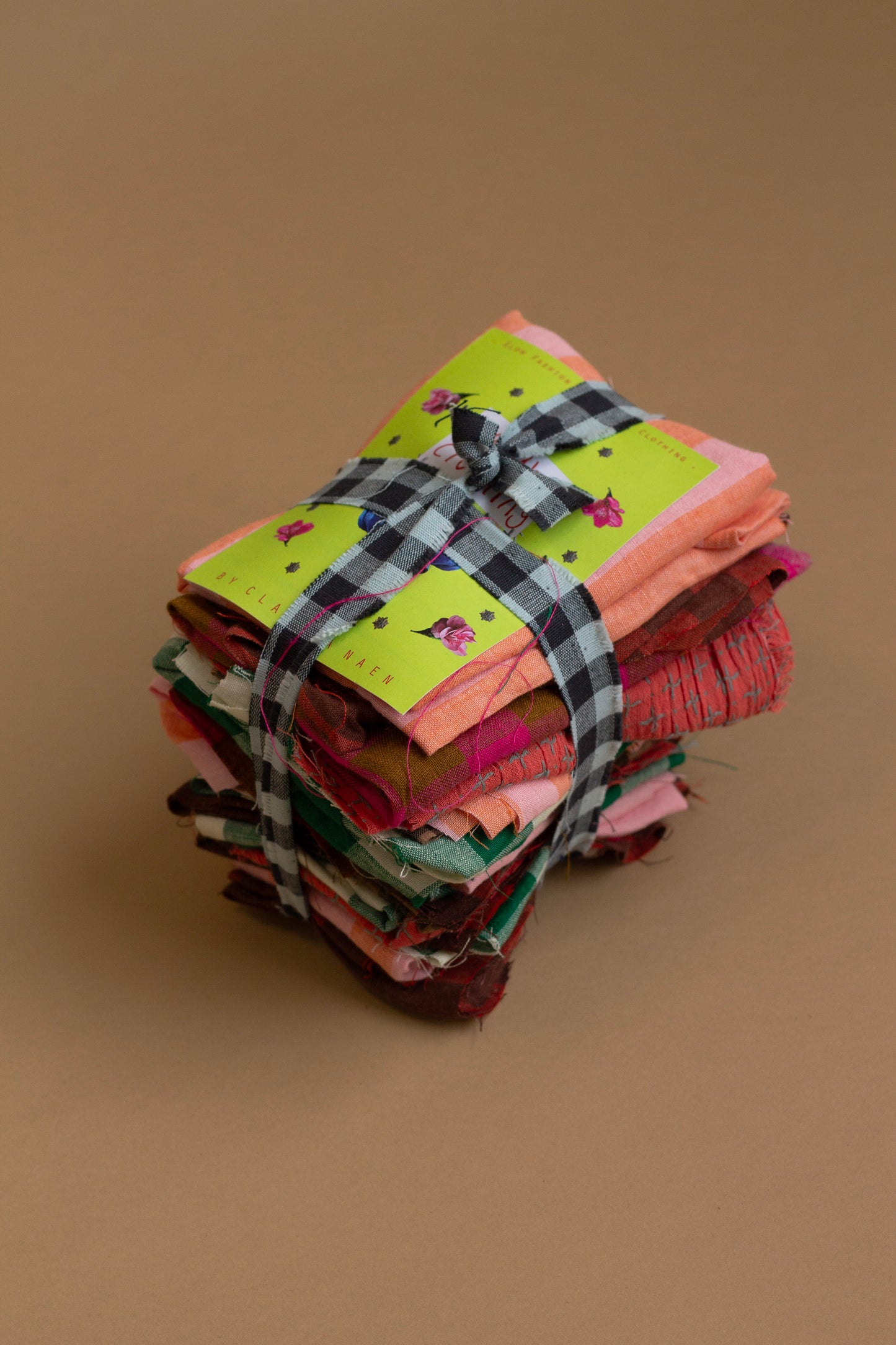 Scrap Bundle - 'Patterned' Linen/Cotton 800g