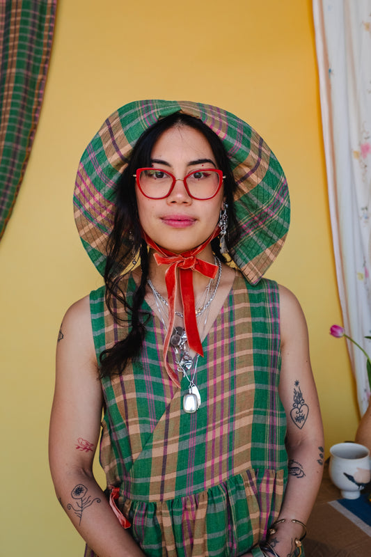 Tapuh x Cat O'Brien Sun Bonnet - Tavola